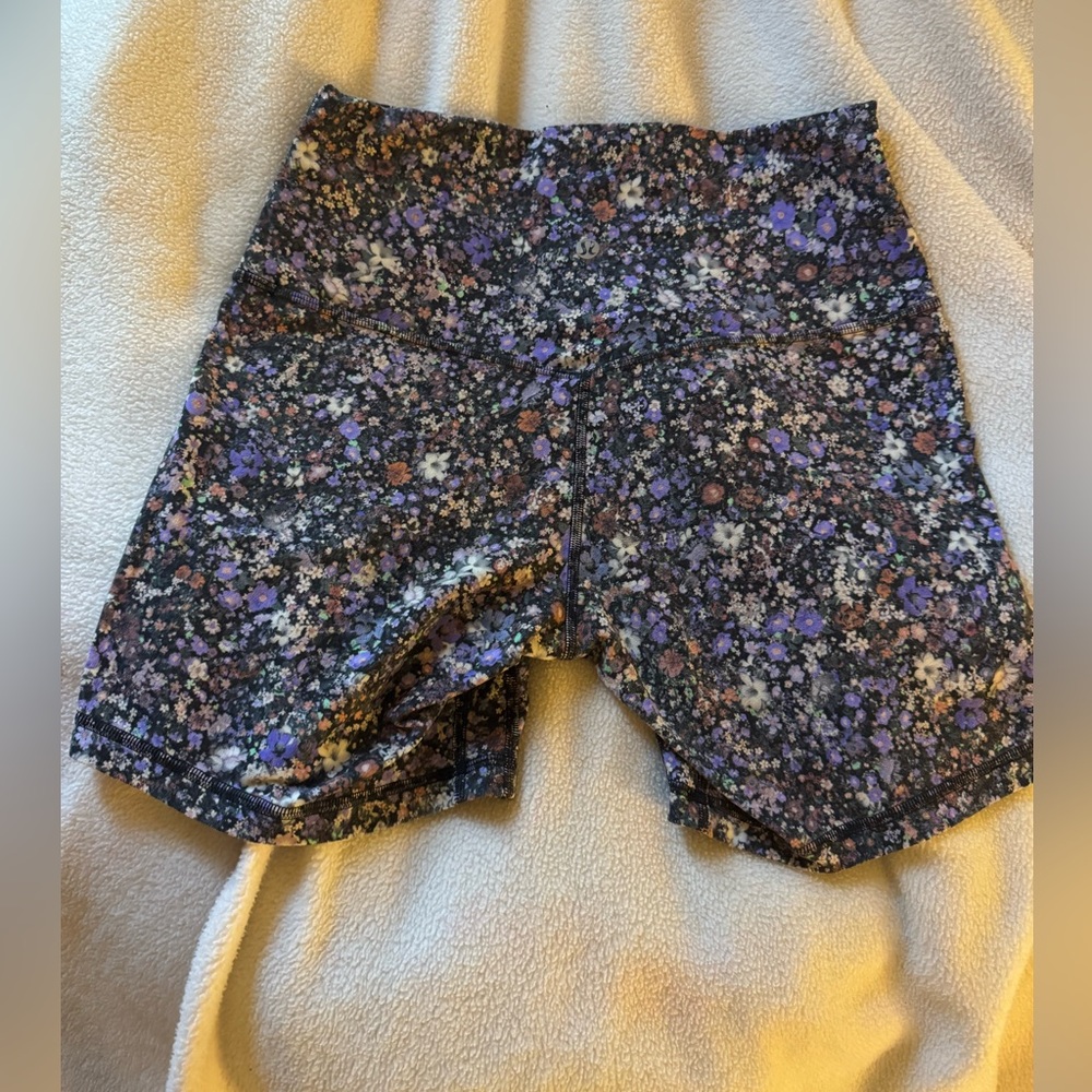 Lululemon Align 6 inch Shorts
